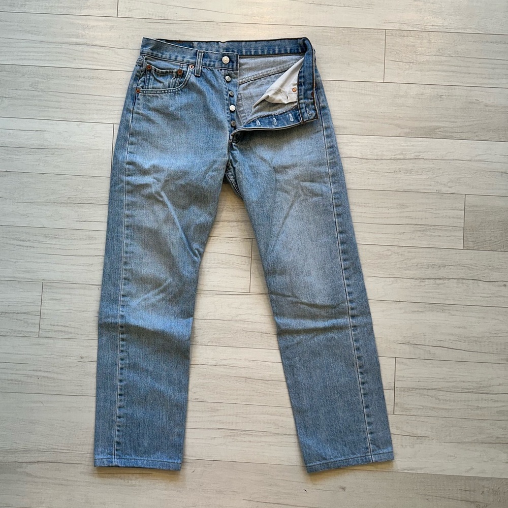 Levi Light Wash Denim Jeans